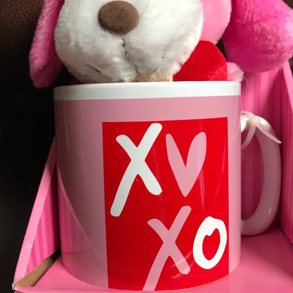 Dan Dees Collector's Choice TM 8 1/2" puppy in a 16 ounce XOXO mug. - Picture 12 of 12